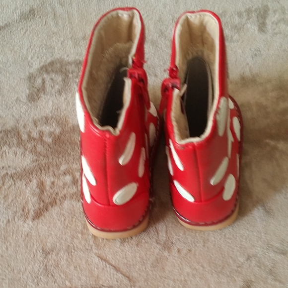 O'Squeaky Red Polka Dot Squeaky Boots - Picture 3 of 5